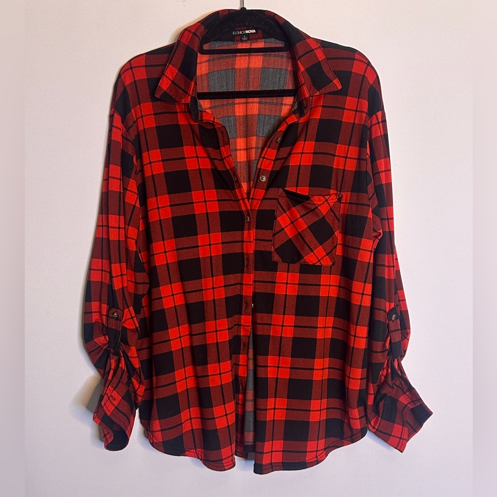 Red and Black Plaid Shirt - size S